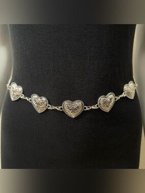 Metallic heart shaped old silver tone chain skinny belt